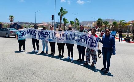 Conductores de Uber bloquean acceso a Los Cabos; acusan detenciones arbitrarias