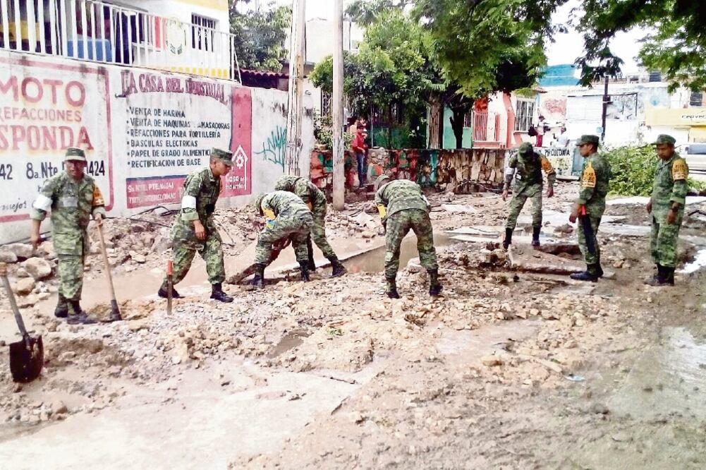 Las colonias donde se llevaron a cabo acciones fueron 24 de Junio, El Bosque, Los Pájaros, Agripino Gutiérrez , Paraíso y Grijalva en el oriente de la ciudad, donde se registraron inundaciones, encharcamientos y caída de árboles (FREDY MARTÍN PÉREZ. EL U)