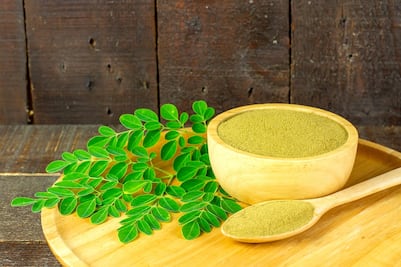 ¿Cómo consumir moringa para retrasar el envejecimiento?