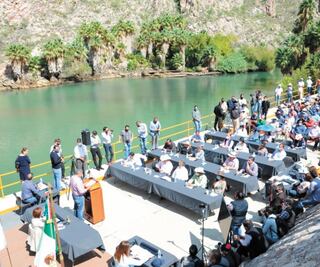 Diputados respaldan lucha de agricultores por el agua