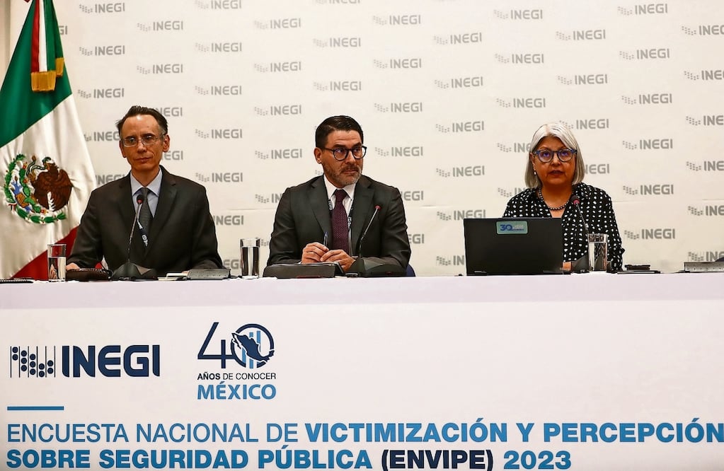 Dwight Dyer, director de estadísticas de Gobierno; Adrián Franco, vicepresidente, y Graciela Márquez, titular del Inegi. Foto: Sáshenka Gutiérrez / EFE