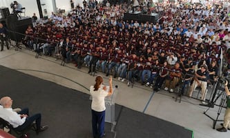 Sheinbaum lanza programa “Te extrañamos en el salón”; busca combatir deserción escolar