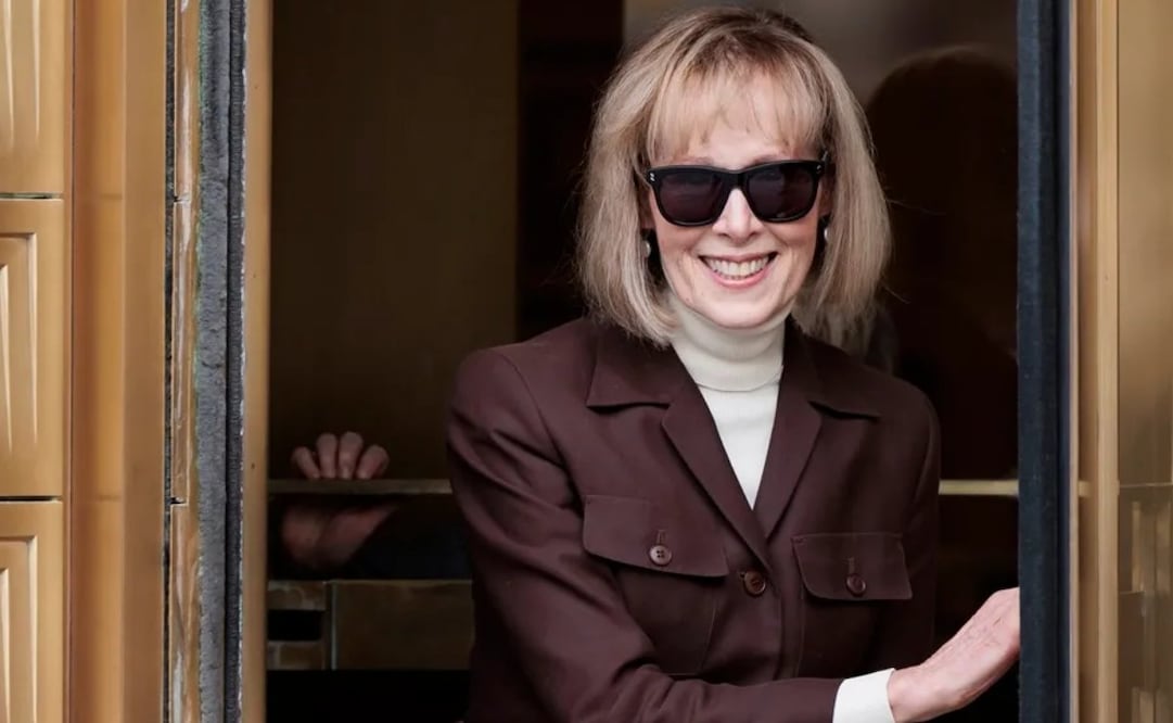 E. Jean Carroll abandona un tribunal federal en Nueva York, en una fotografía de archivo. Foto: EFE