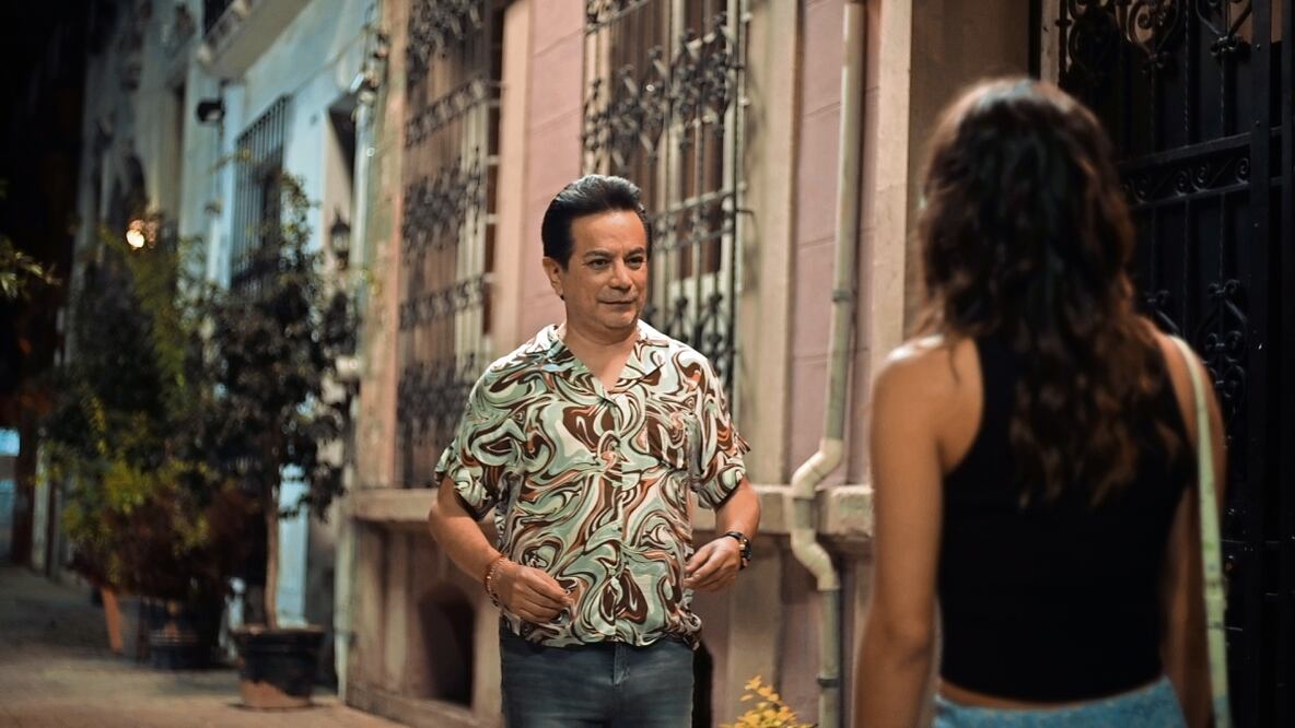 En la serie Chavorrucos, interpreta a Tony “La leyenda” un bailarín que se dedica a ligar mujeres. Foto: PRIME VIDEO