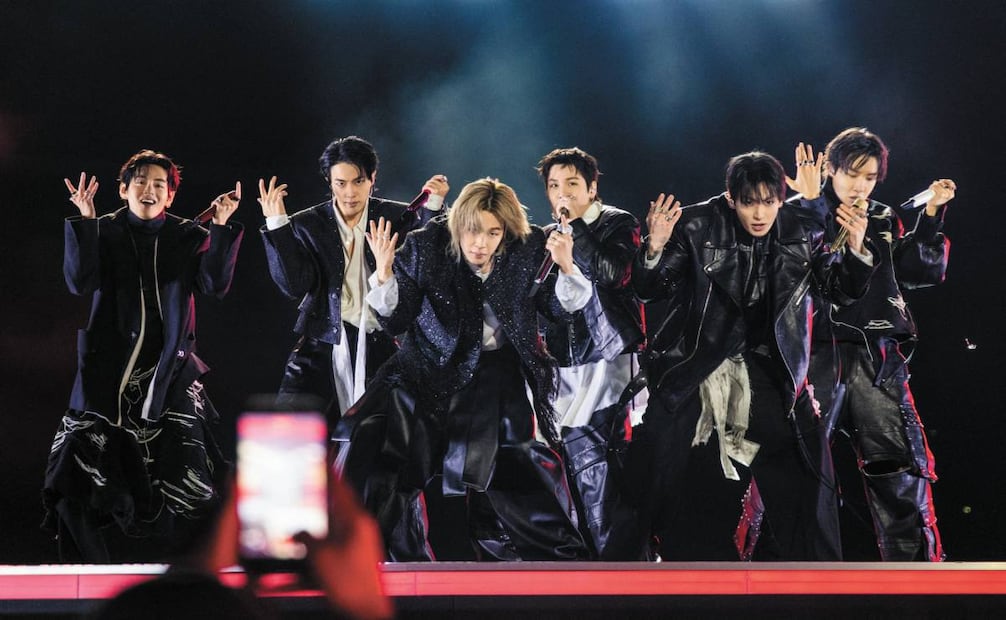 Inundan de pop surcoreano a sus ARMY en el primero de 3 conciertos en la CDMX. Foto: AFP
