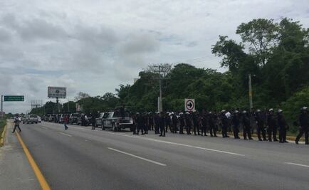 Congreso de Q. Roo sesiona en hotel custodiado por policía