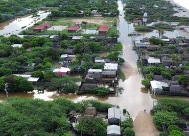 Se desborda río Tehuantepec en Oaxaca tras paso de "Erick"; reportan 135 viviendas afectadas