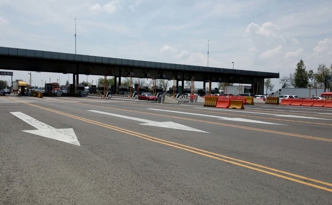 Por la autopista México-Querétaro entran 14 autos a la capital y 20 parten. Tomada de @PoliciaFedMx