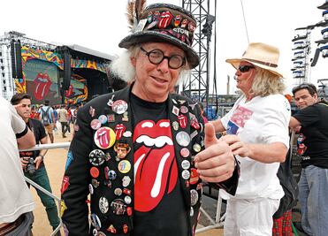 Le sacan la lengua a la ideología