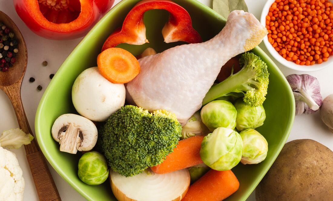 Ciertos alimentos ayudan a prevenir malestares típicos de los resfriados como la tos o congestión nasal. Foto: Freepik