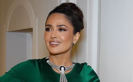 Salma Hayek luce elegante vestido negro que define la cintura
