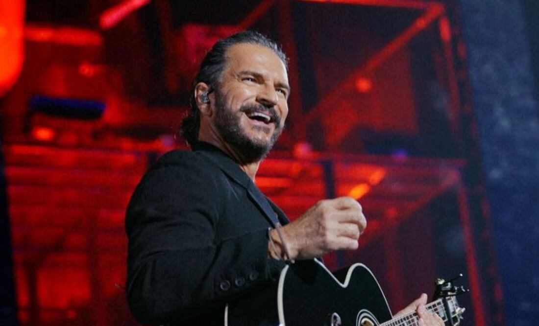 Ricardo Arjona en el escenario. Fuente: Instagram @ricardoarjona