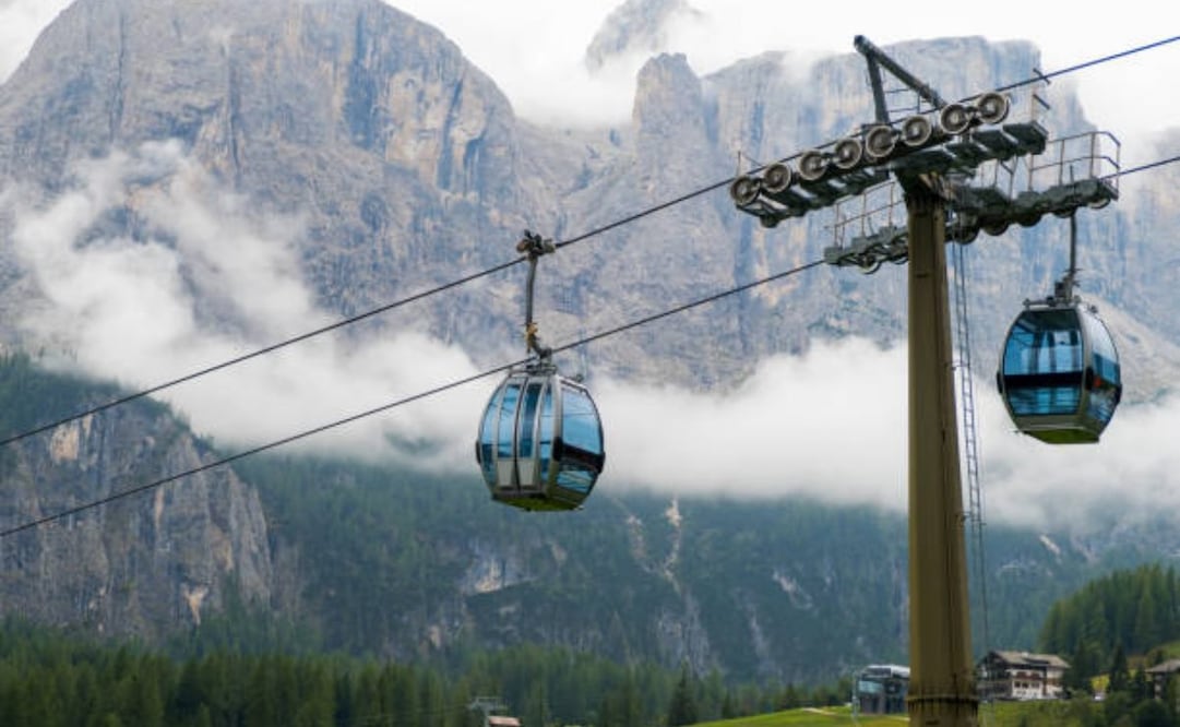 Una cabina no se detuvo en el punto previsto y chocó contra la barrera de la estación de llegada. Foto: iStock