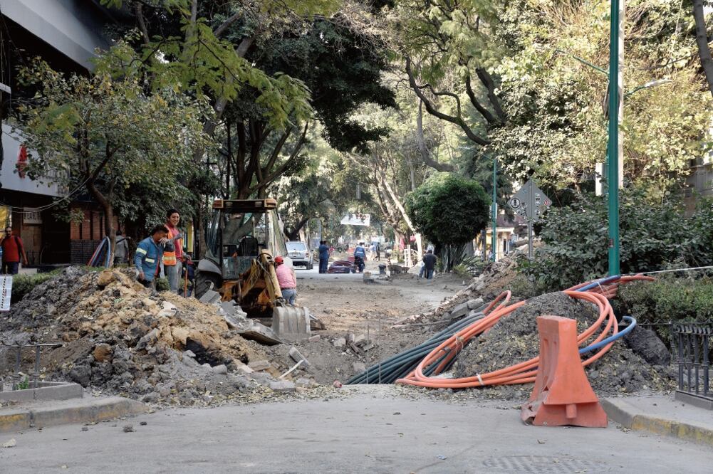 A un año del inicio de los trabajos de rehabilitación, anunciadas por el ex delegado Ricardo Monreal, siguen pendientes por lo menos seis calles. (ARCHIVO EL UNIVERSAL)