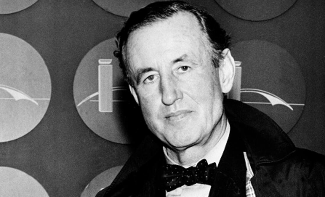 Ian Fleming y Felipe Villanueva, en un día como hoy