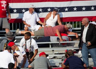 "Tengo que ponerme el zapato"; crónica del mitin de Donald Trump que se convirtió en escena del crimen