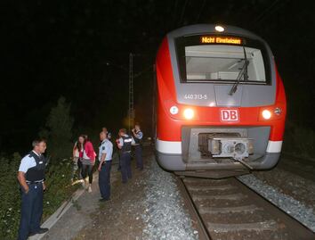 Hombre apuñala a pasajeros de tren en Alemania
