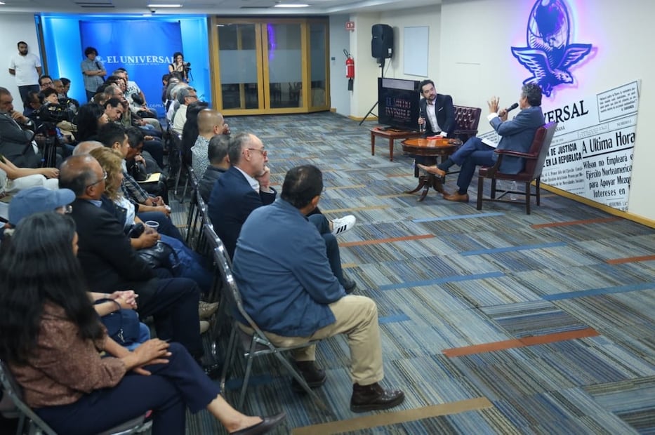 Suscriptores de EL UNIVERSAL asistieron a una charla con el columnista Claudio Ochoa. | Foto: Fernanda Rojas.