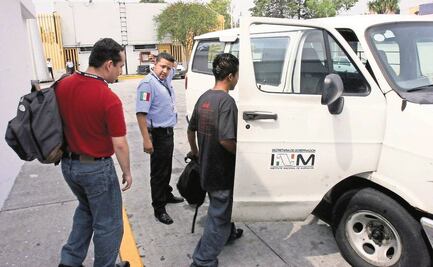 Segob entrega 73 visas humanitarias a migrantes accidentados en tráiler en Chiapas