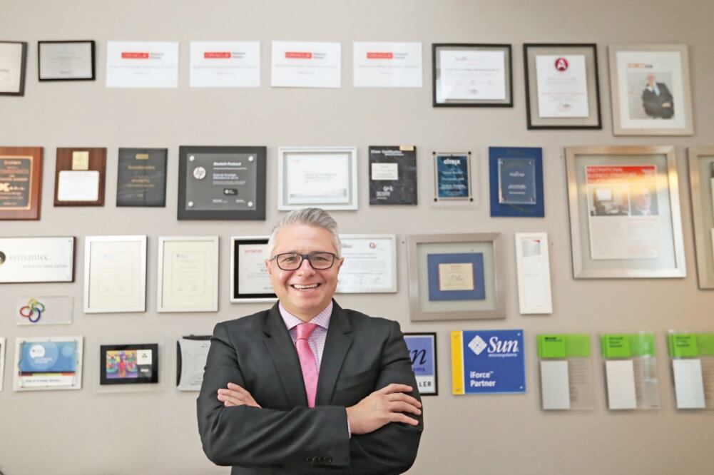 Javier Murillo, presidente del Consejo de Metrics, considera que la inteligencia artificial reemplazará la mano de obra poco calificada, e impactará a industrias como el call center, transporte y logística. Foto: BERENICE FREGOSO. EL UNIVERSAL