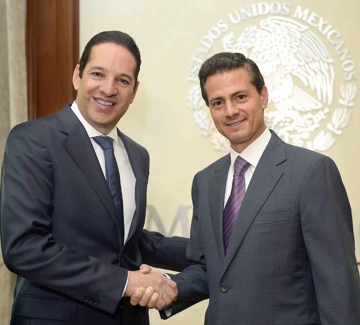 El gobernador electo de Querétaro, Francisco Domínguez, se reunió con el presidente Enrique Peña en Los Pinos. (ESPECIAL)
