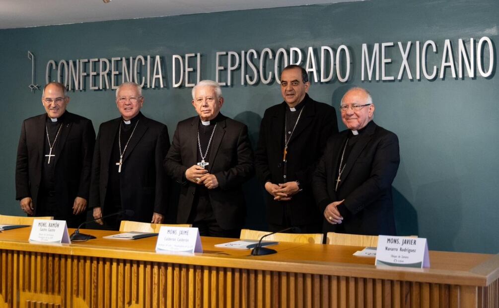 Obispo de Zamora, Michoacán, Javier Navarro Rodríguez durante conferencia (centro) (13/11/2025). Foto: Hugo Salvador / EL UNIVERSAL
