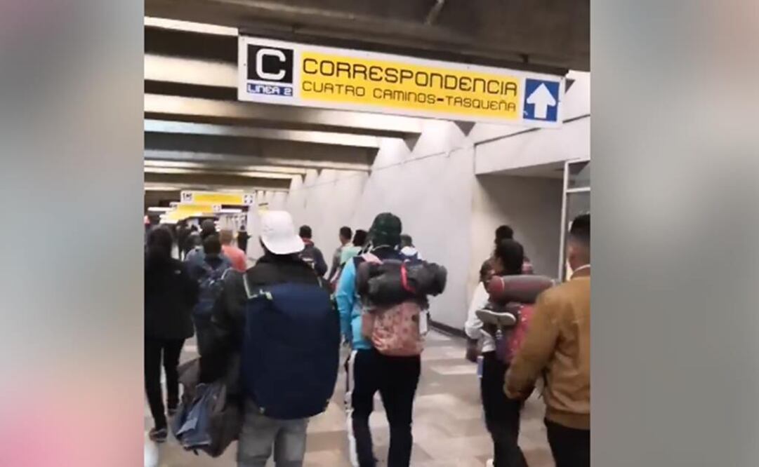 Los migrantes tomaron el Metro en Ciudad Deportiva para llegar a Querétaro