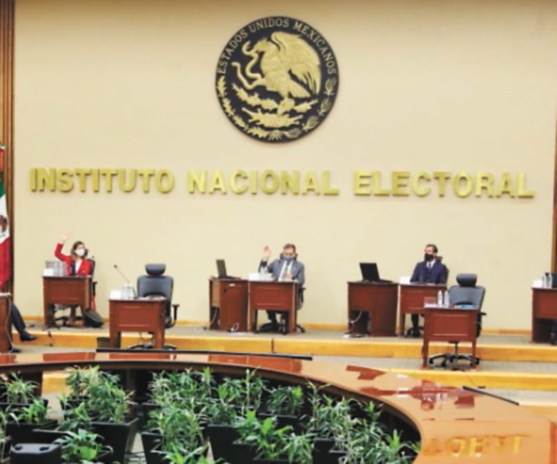 El INE, acusan partidos, está extralimitando funciones. ARCHIVO EL UNIVERSAL