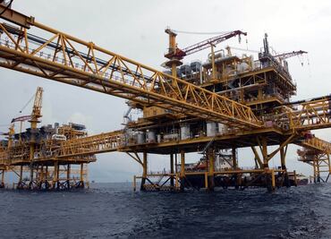 Sener contradice promesa de AMLO: ve hasta 2024 autosuficiencia en combustibles