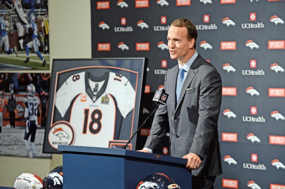 Peyton Manning agradeció a quienes lo apoyaron en su carrera (RON CHENOY. USA TODAY SPORTS)