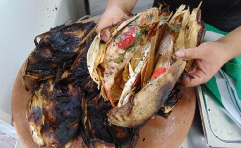 Ancas de rana y mixmole, entre los platillos que se ofrecen en la Feria de alimentos prehispánicos en Iztapalapa