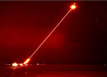 Reino Unido prueba el "Dragon Fire", su arma láser de alta potencia, contra objetivos aéreos