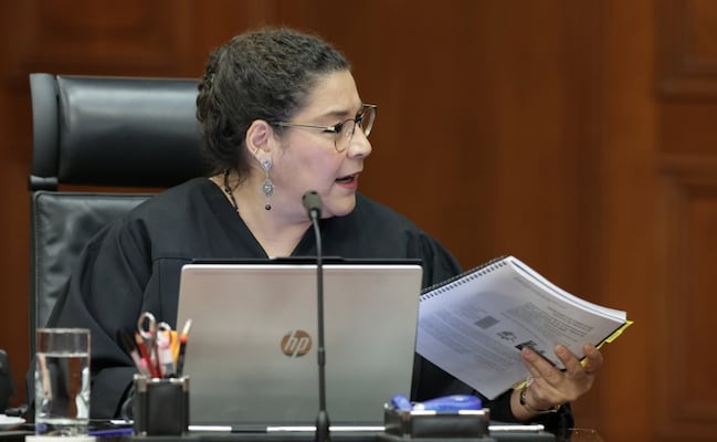 Lenia Batres denuncia “nado sincronizado” de la derecha en su contra; acusa intento de frenar su presidencia en la SCJN