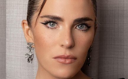 Karla Souza brilla con vestido del diseñador mexicano Kris Goyri