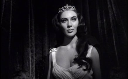 Lorena Velázquez, la leyenda de los sesenta que peleó contra El Santo y actuó junto a Tin-Tan