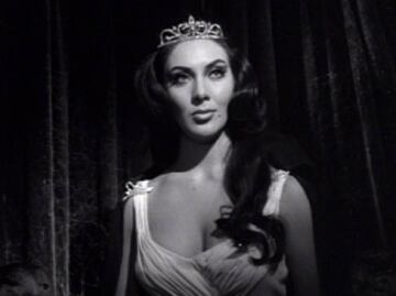 Lorena Velázquez, la leyenda de los sesenta que peleó contra El Santo y actuó junto a Tin-Tan