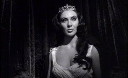 Lorena Velázquez, la leyenda de los sesenta que peleó contra El Santo y actuó junto a Tin-Tan