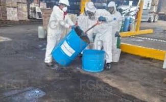 FGR incinera más de tres toneladas y tres mil litros de precursores químicos en BC; peritos realizan conteo de las sustancias