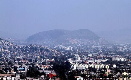 Sheinbaum detalla qué autos no circulan este jueves por alto ozono