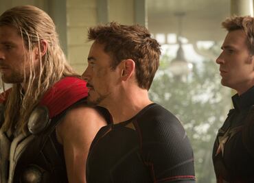 ¿Cómo es el póster completo de "Avengers: Infinity War"?