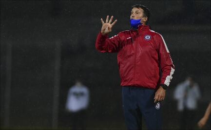 Cruz Azul enfrenta a León en medio de problemas administrativos