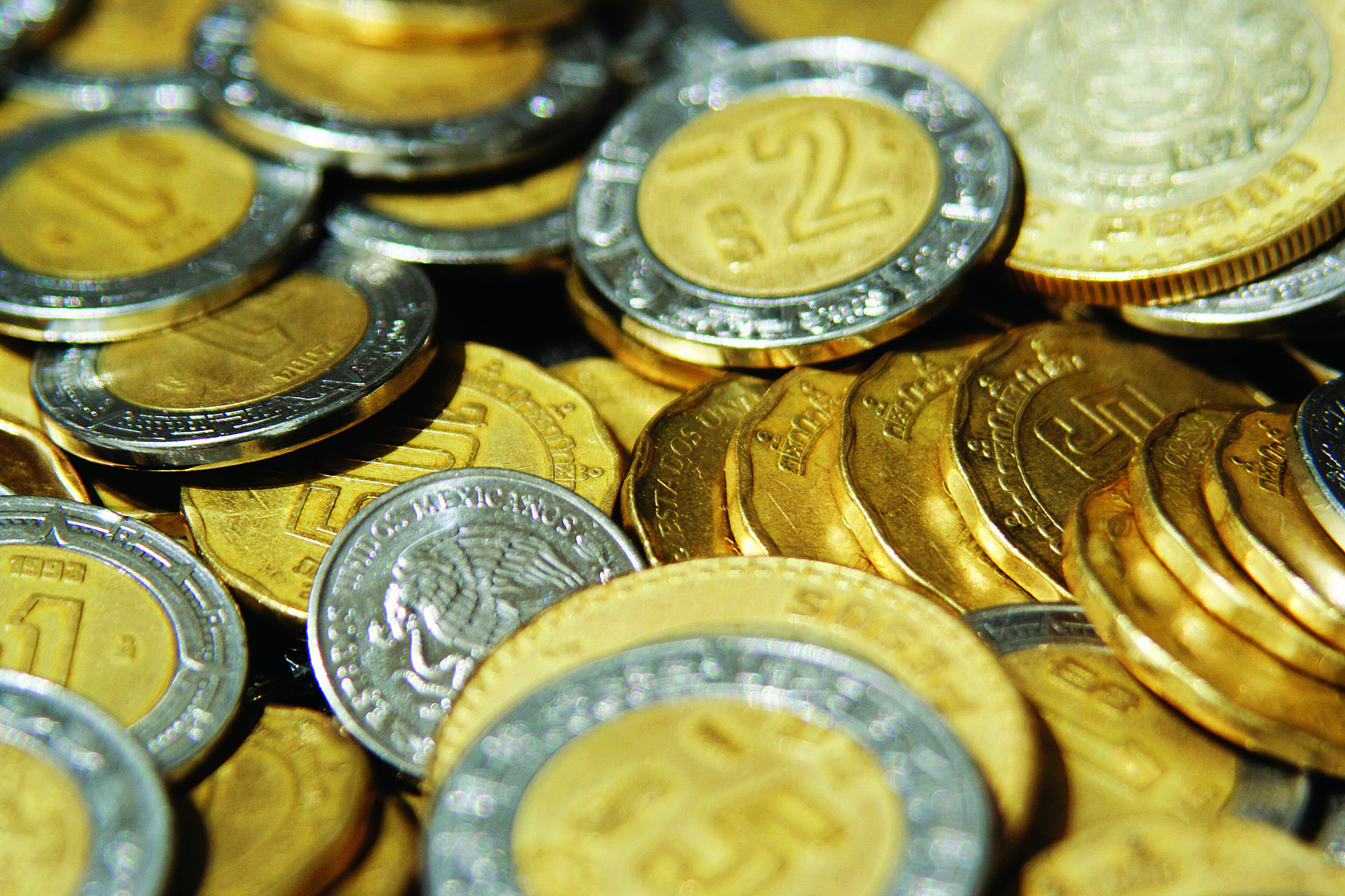 Precio del dólar: Peso cierra con pérdidas tras más recorte de tasa de la Fed y comentarios de Jerome Powell