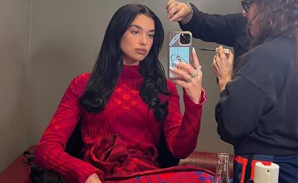 Los zapatos con pelos de Dua Lipa que están causando controversia