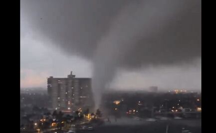 VIDEO. Tornado toca tierra y deja cortes de luz a su paso al sur de Florida