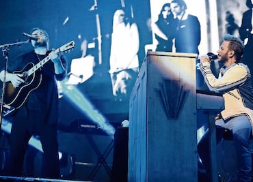 Sin Bandera, unos músicos bien padres