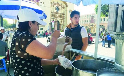 Protestan con tamaliza en Toluca 