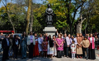 Sheinbaum: Sin las mujeres indígenas no se entiende la historia de México; devela nuevas estatuas de ancestras en Reforma