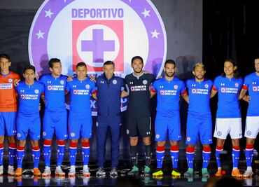 Cruz Azul presentó su uniforme de cara al Apertura 2018