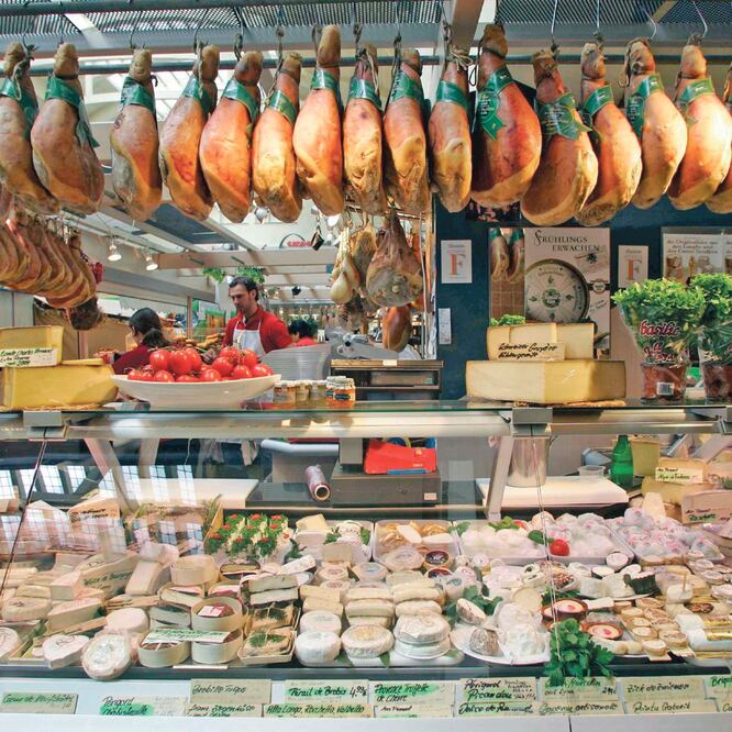 En el (TLCUEM) se acordó no usar en México una lista de nombres de quesos europeos porque tienen una protección llamada “indicación geográfica”. ARCHIVO EL UNIVERSAL