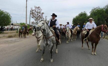 Vocalista de Banda Jerez arranca campaña con chaleco antibalas